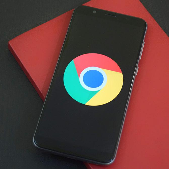 Smartfon z logo Chrome
